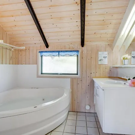 Holiday home Annelore - 400m From The Sea In Se Jutland By Interhome